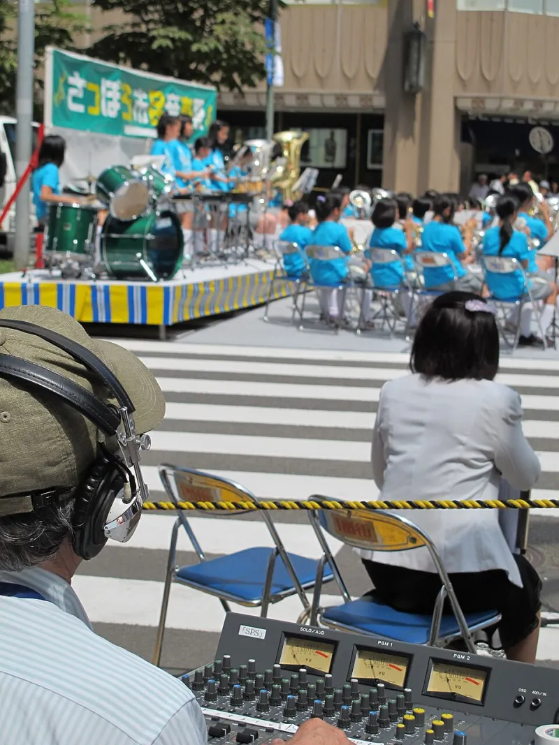 The Sound Tech Knows If You're Getting Rebooked — Before You Sing a Note
